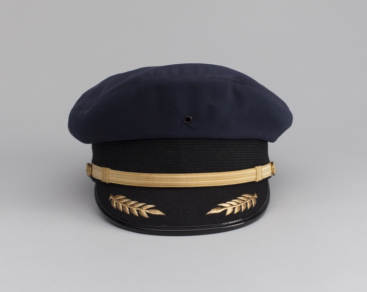 Image: flight officer cap: United Airlines