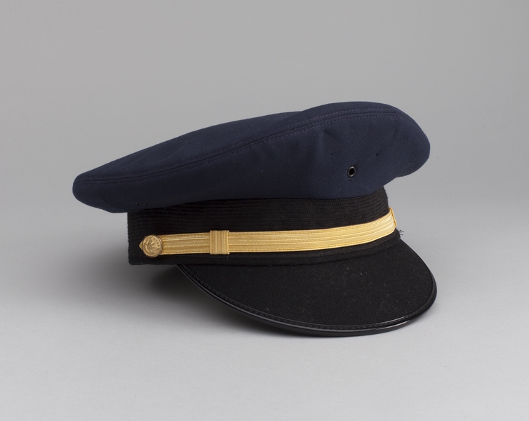 Image: flight officer cap: United Airlines