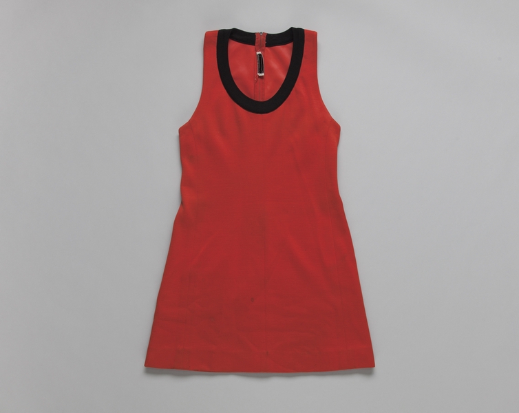 Image: stewardess dress: United Air Lines