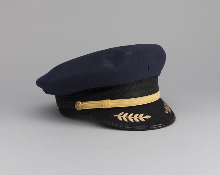 Image: flight officer cap: United Airlines