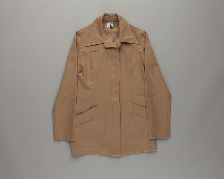 Image: flight attendant jacket: Delta Air Lines