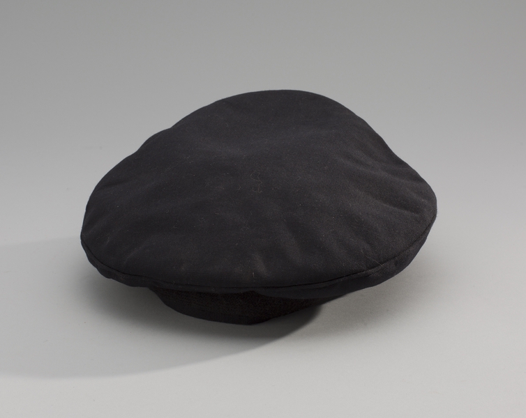 Image: flight officer cap: British Airways