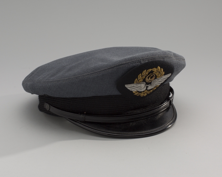 Image: flight officer cap: Japan Air Lines