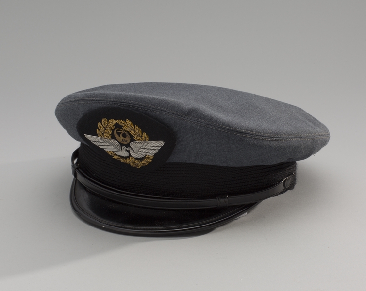 Image: flight officer cap: Japan Air Lines