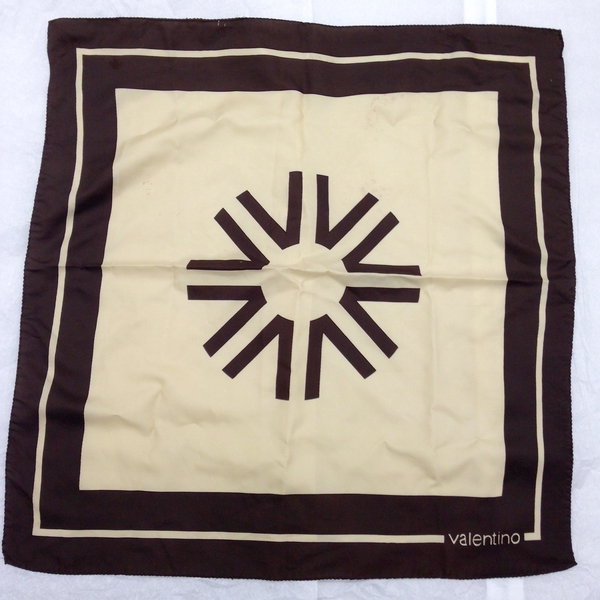 Image: flight attendant scarf: TWA (Trans World Airlines)