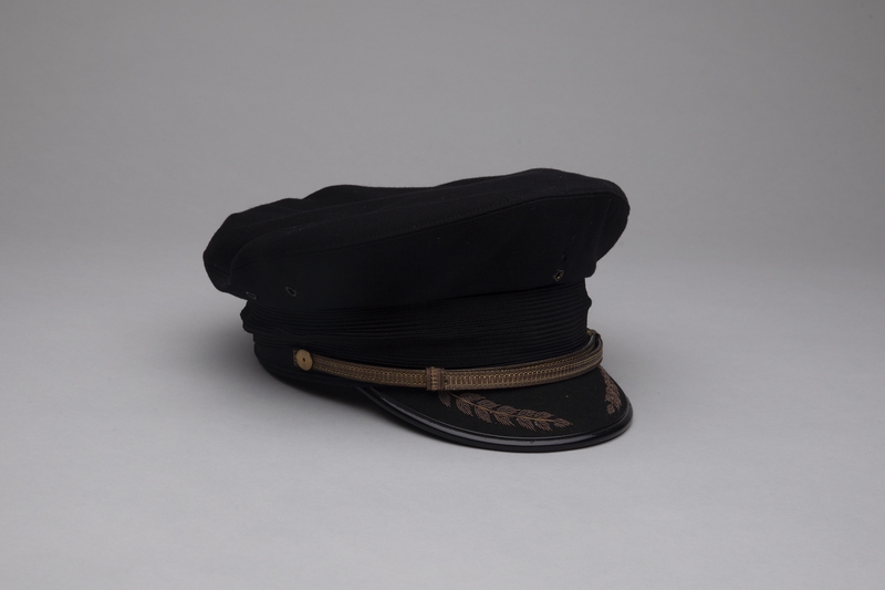 Image: flight officer cap: Japan Air Lines