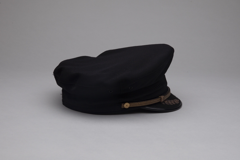 Image: flight officer cap: Japan Air Lines