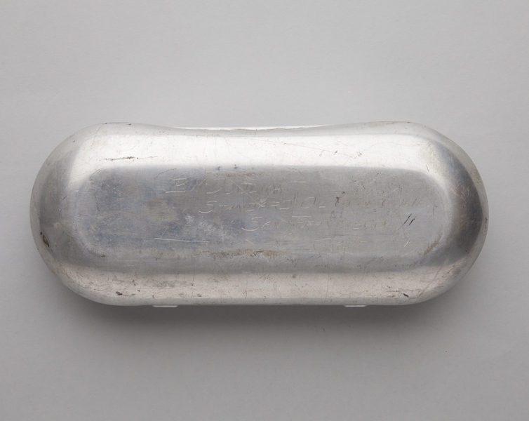 Image: aviator’s goggles with case: B.M. Doolin