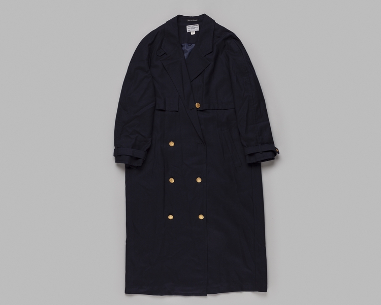 Image: flight attendant coat: Qantas Airways