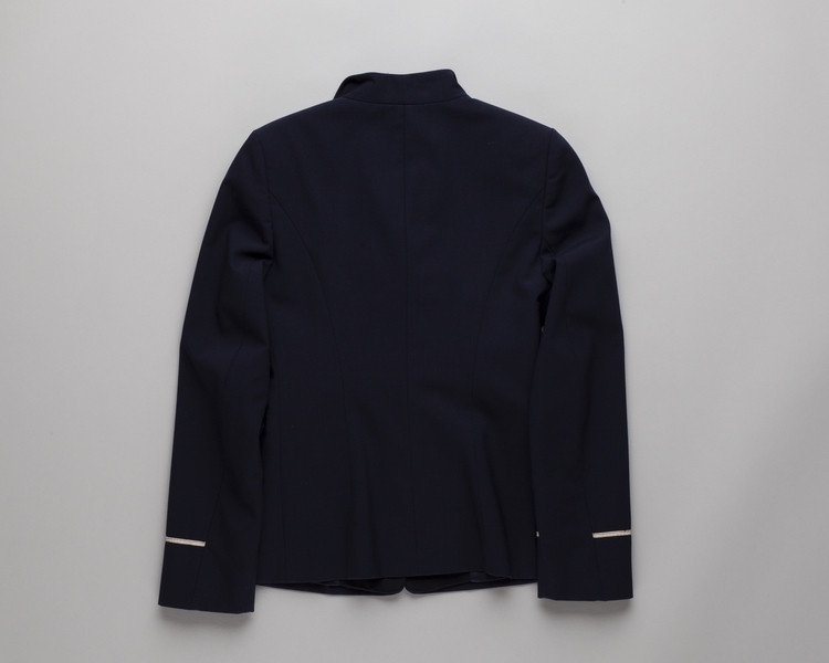 Image: flight attendant jacket: Finnair