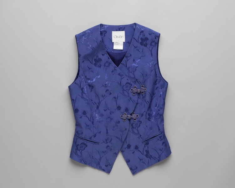 Image: flight attendant vest: China Airlines