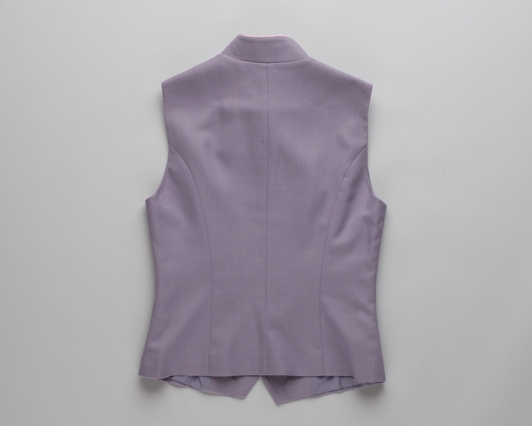 Image: flight attendant vest: China Airlines