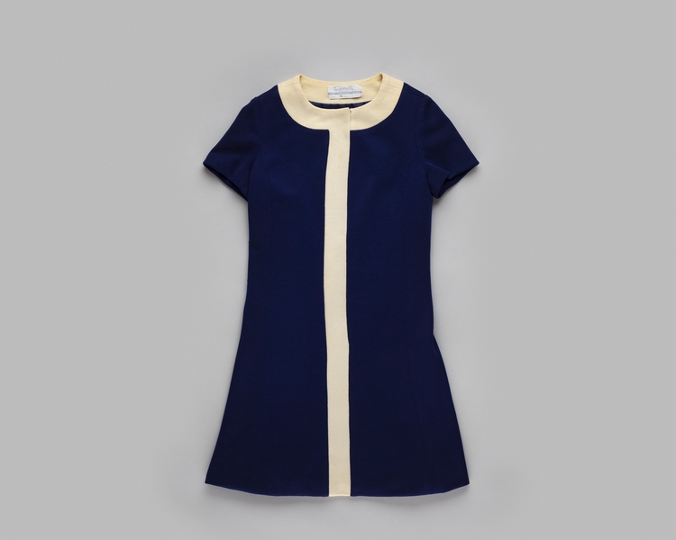 Image: stewardess dress: United Air Lines