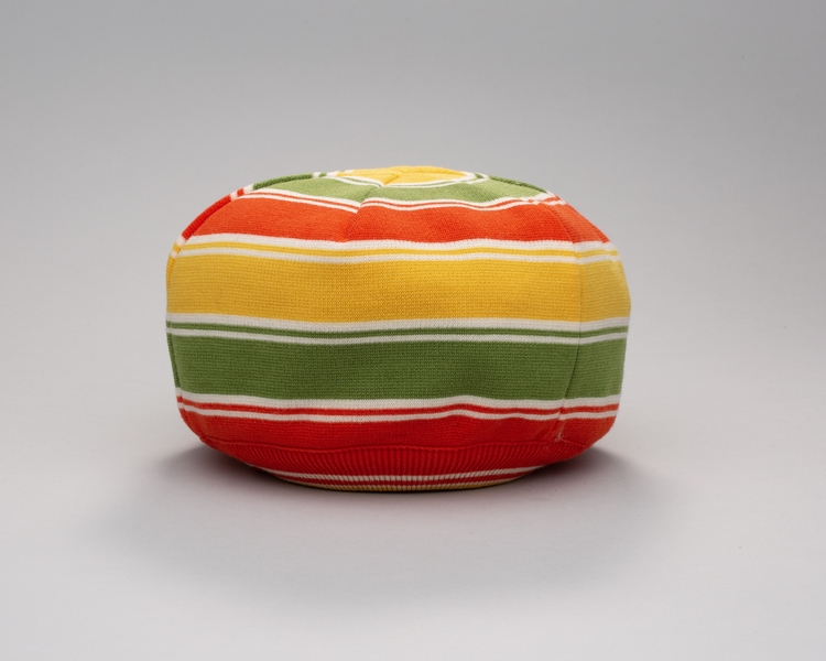 Image: air hostess hat: TWA (Trans World Airlines), winter