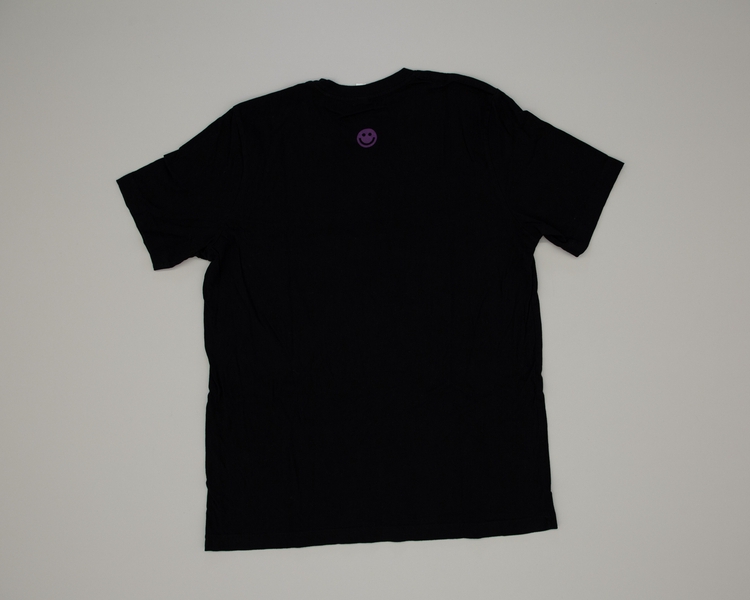 Image: employee t-shirt: Virgin America