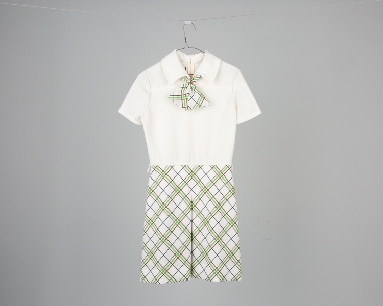 Image: air hostess dress: TWA (Trans World Airlines), summer