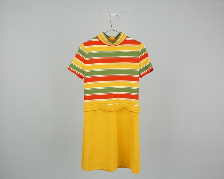 Image: air hostess dress: TWA (Trans World Airlines), winter