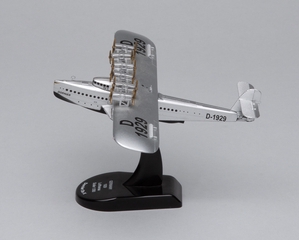 Image: miniature model airplane: Lufthansa, Dornier DO X