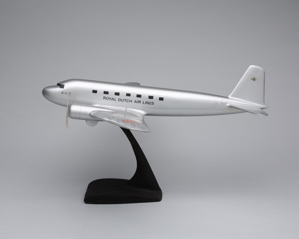 Model airplane: KLM (Royal Dutch Airlines), Douglas DC-2