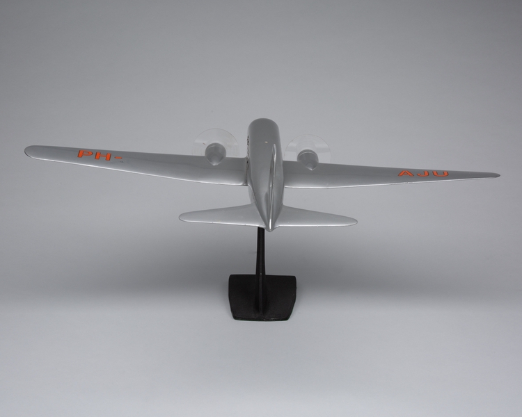 Image: model airplane: KLM (Royal Dutch Airlines), Douglas DC-2
