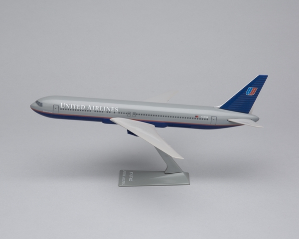 Model airplane: United Airlines, Boeing 767-300