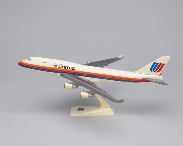 Model airplane: United Airlines, Boeing 747-400
