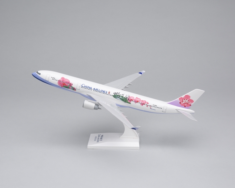 Image: model airplane: China Airlines, Airbus A330-300