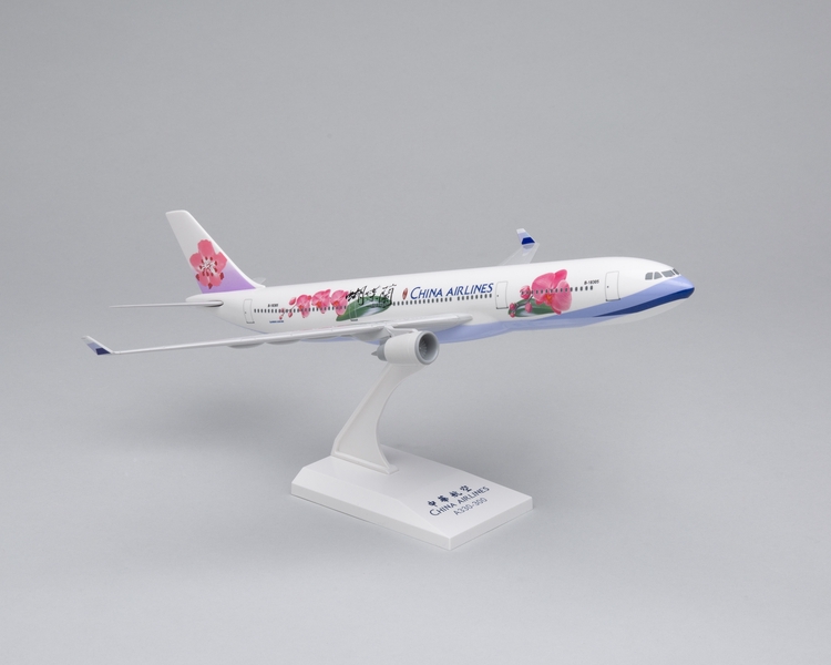 Image: model airplane: China Airlines, Airbus A330-300
