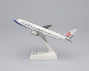 Image: model airplane: China Airlines, Boeing 737-800