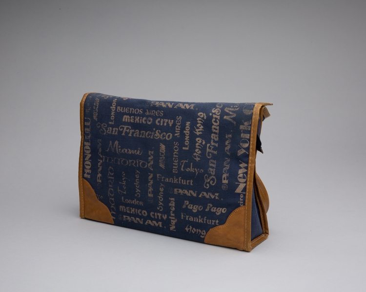 Image: airline bag: Pan American World Airways