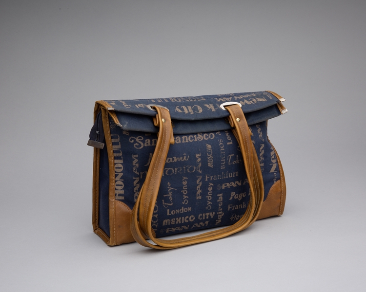 Image: airline bag: Pan American World Airways