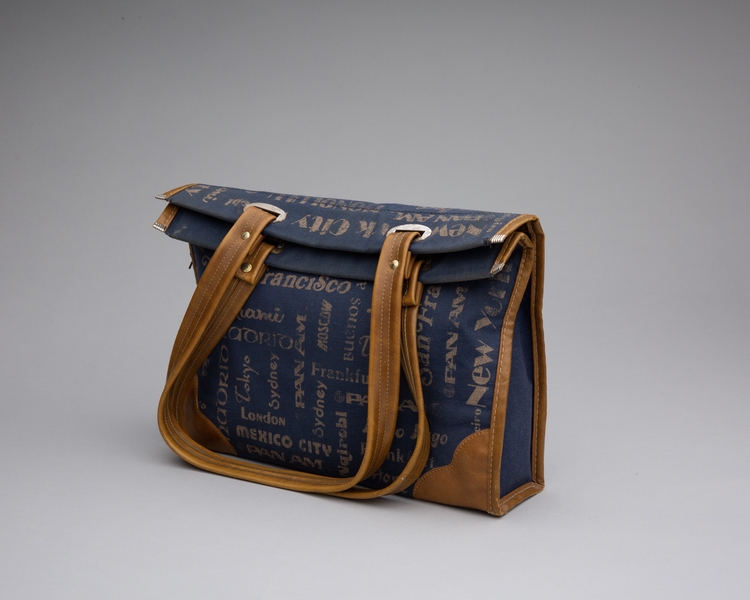 Image: airline bag: Pan American World Airways