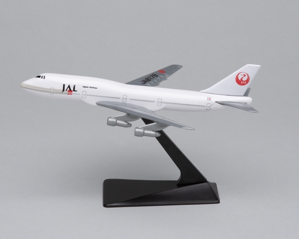 Model airplane: Japan Airlines, Boeing 747-SUD