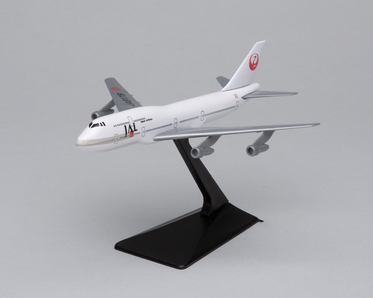 Image: model airplane: Japan Airlines, Boeing 747-SUD