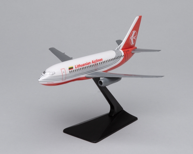 Image: model airplane: Lithuanian Airlines, Boeing 737-200