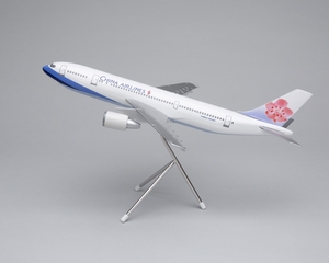 Image: model airplane: China Airlines, Airbus A300-600R