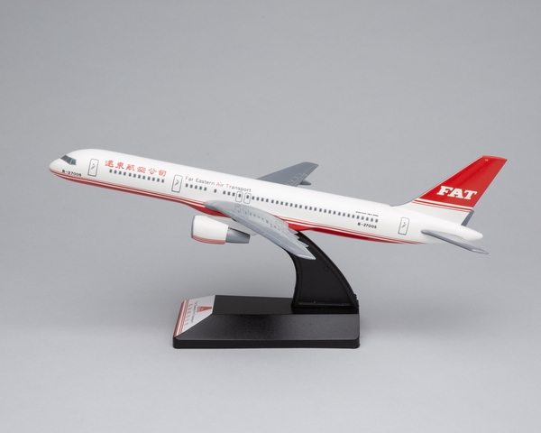Model airplane: Far Eastern Air Transport, Boeing 757-200