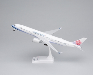 Image: model airplane: China Airlines, Airbus A350-900