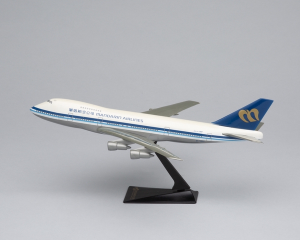 Model airplane: Mandarin Airlines, Boeing 747SP