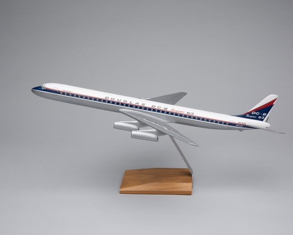 Model airplane: Douglas DC-8 Super 63