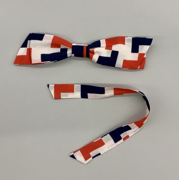 Image: stewardess hair bow: American Airlines