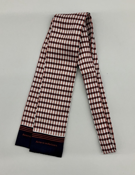 Image: flight attendant bow tie: American Airlines