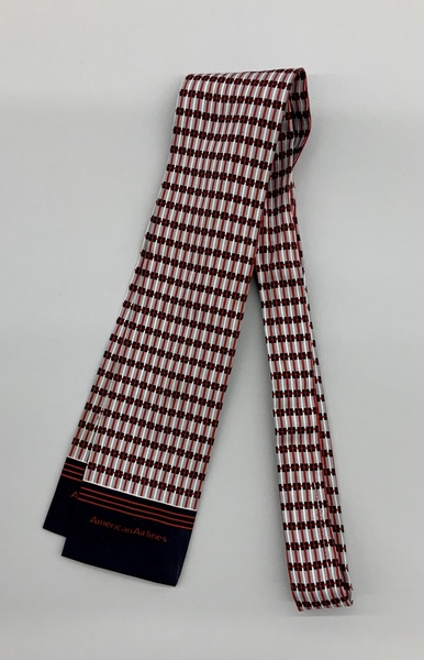 Image: flight attendant bow tie: American Airlines