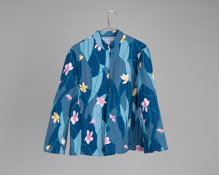 Image: flight attendant jacket: United Airlines, Hawai’i service