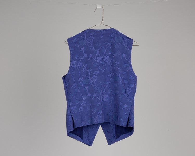 Image: purser vest: China Airlines