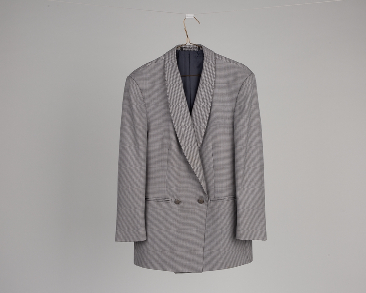 Image: flight attendant jacket: American Airlines