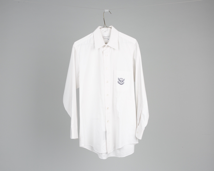 Image: flight attendant shirt (male): United Airlines