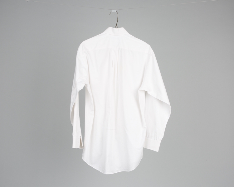 Image: flight attendant shirt (male): United Airlines