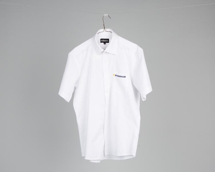 Image: flight attendant shirt (male): Ryanair