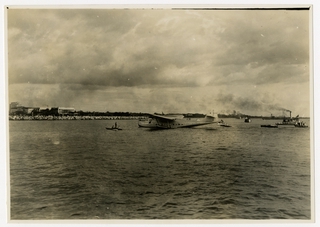 Image: photograph: China Clipper arrival in Manila, November 29, 1935